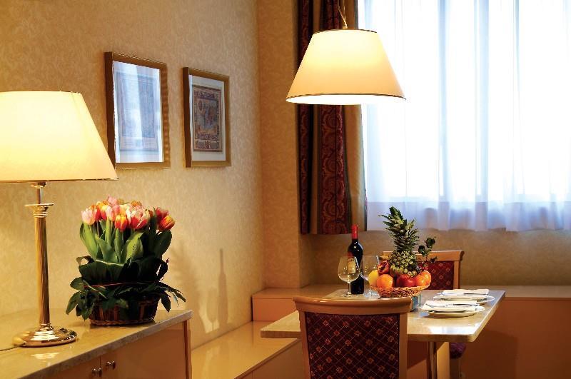 Unaway Hotel&residence Quark Due 4*