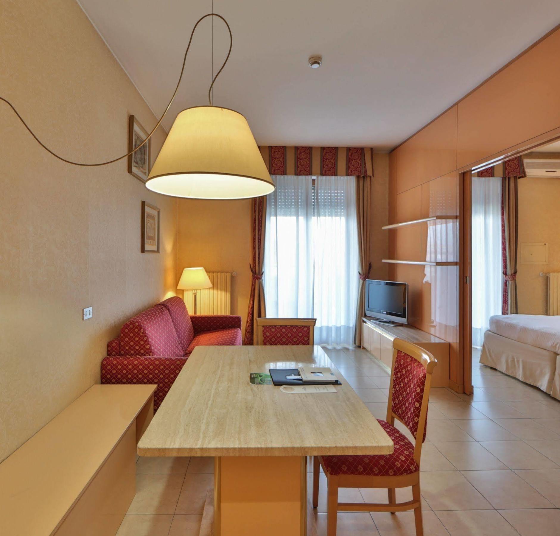 Unaway Hotel&residence Quark Due 4*