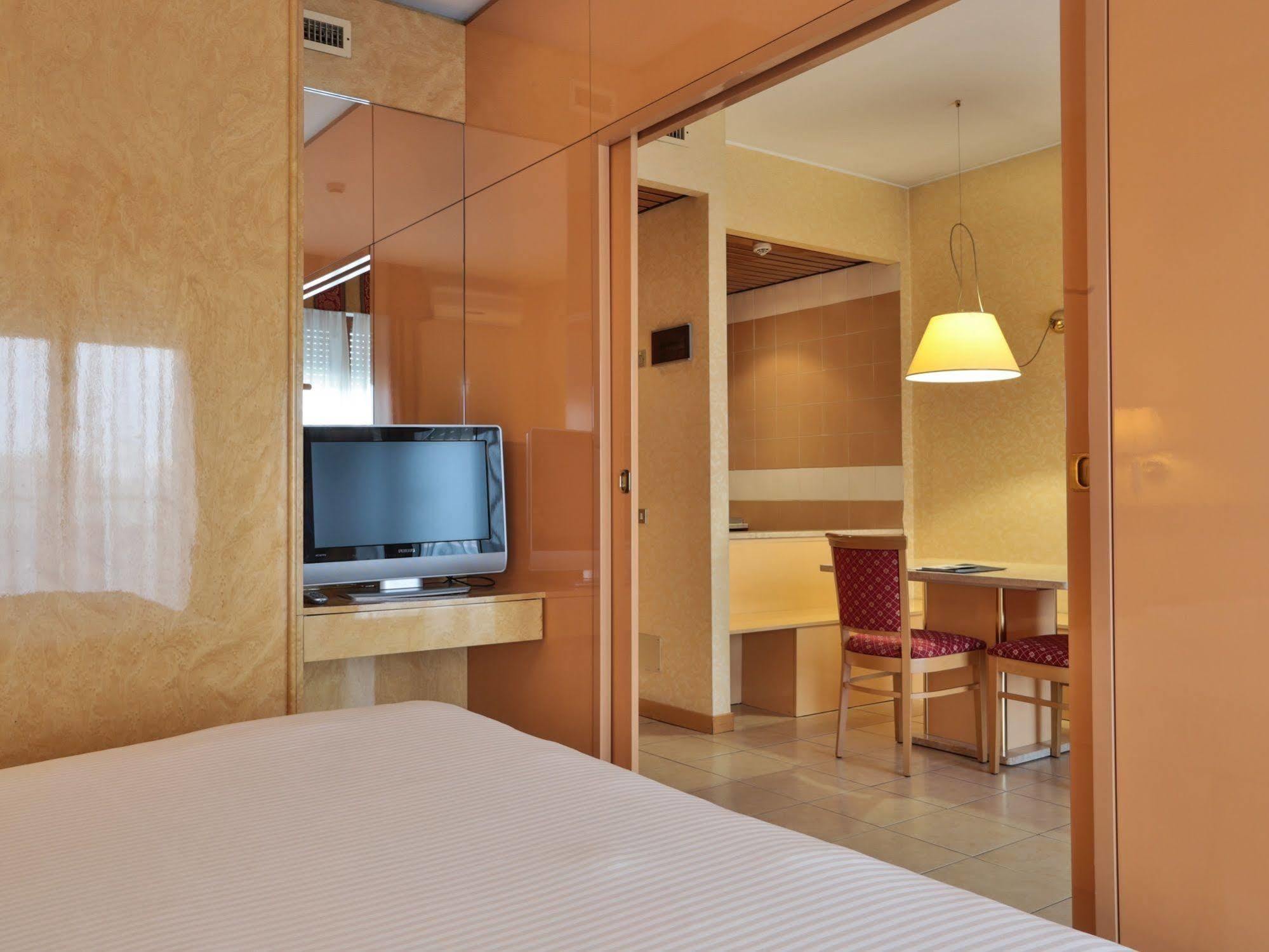 Unaway Hotel&residence Quark Due 4*