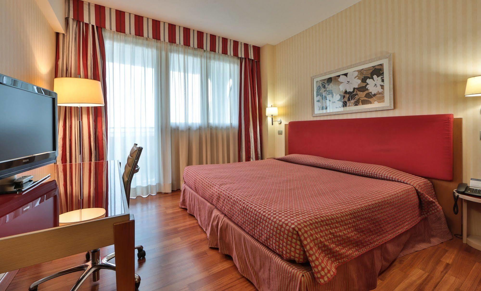 Apartahotel Unaway Hotel&residence Quark Due 4*
